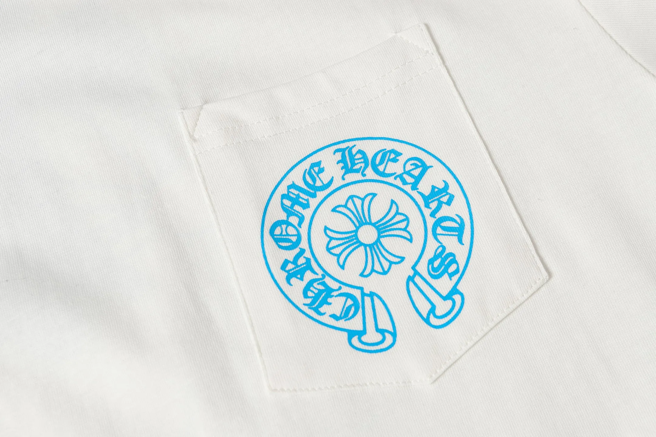 P160 Cross-border model, please do not place an order if you pursue quality - Chrome Hearts/Chrome Heart Sanskrit Cross ✝️ printed popular long-sleeved T-shirt - High weight, high density and high quality. The wool is soft, delicate and skin-friendly. It feels soft and silky. It has excellent warmth and skin-friendly properties. - Customized weaving and dyeing, no color difference, no matter the fabric or workmanship details, beat the ordinary version on the market -Colour: black white -Size: S M L XL